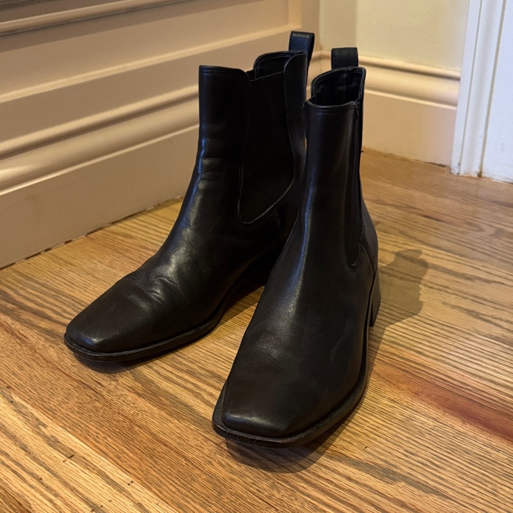 Sam Edelman NY black leather women’s chelsea boot 8.5